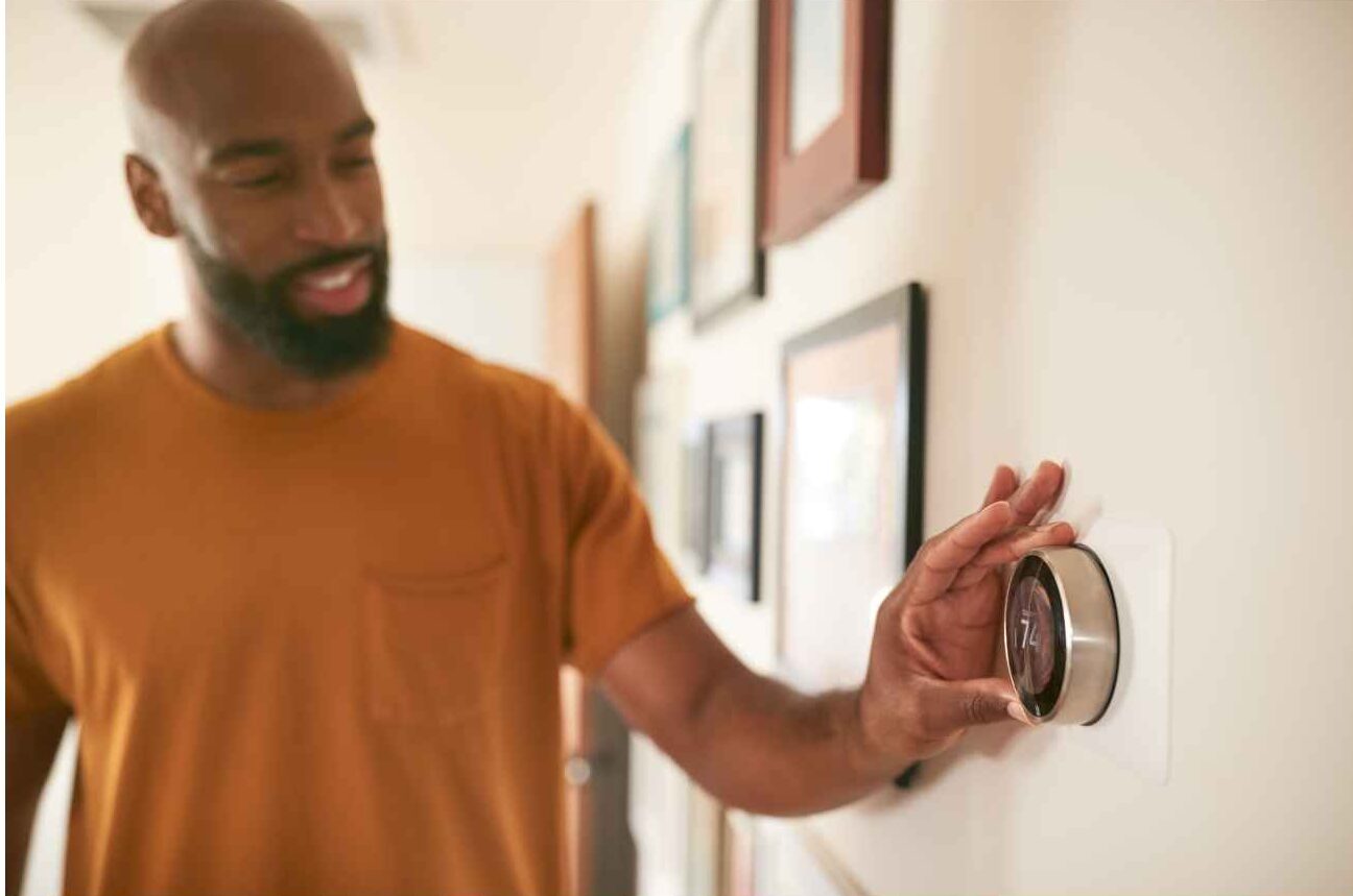How To Save Money on Your Energy Bill This Spring: Use A Programmable Thermostat
